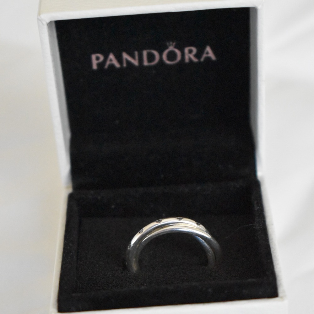 Swirling Symmetry Ring